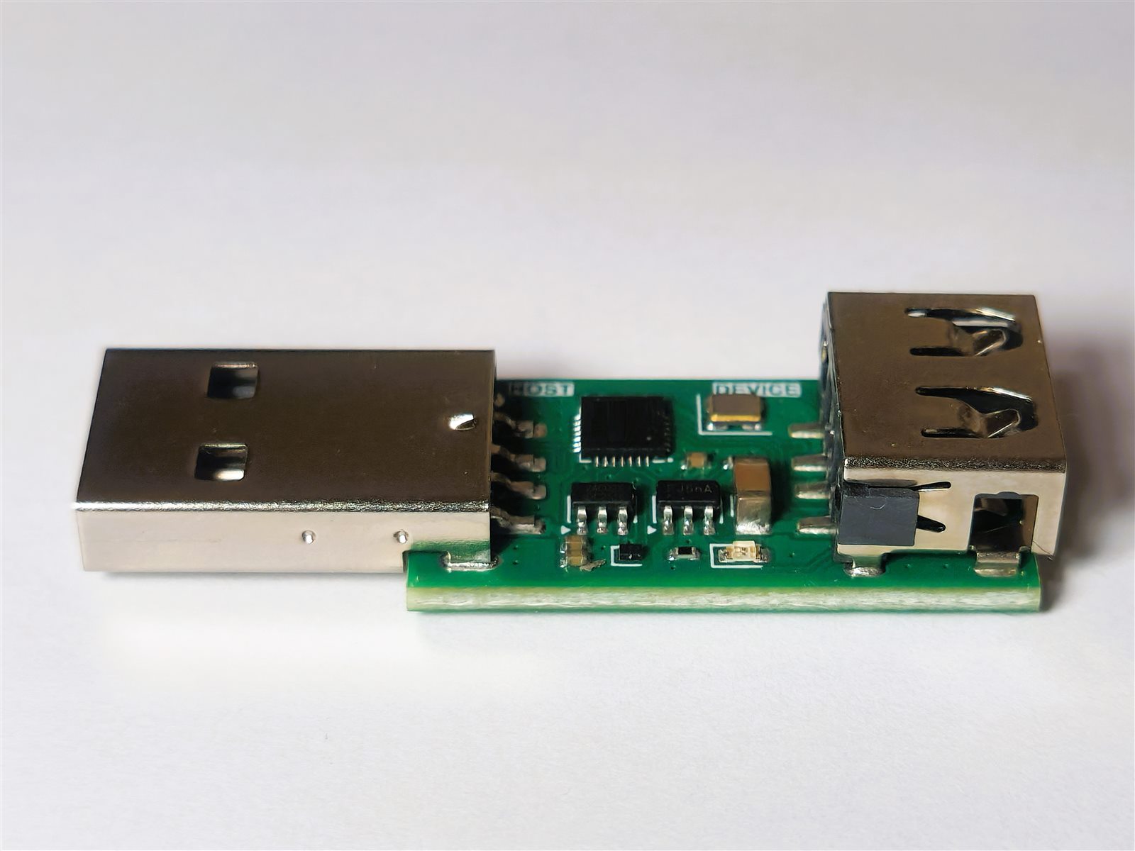 Component-side view of the PL-USB20-SW1 USB 2.0 power-switching hub